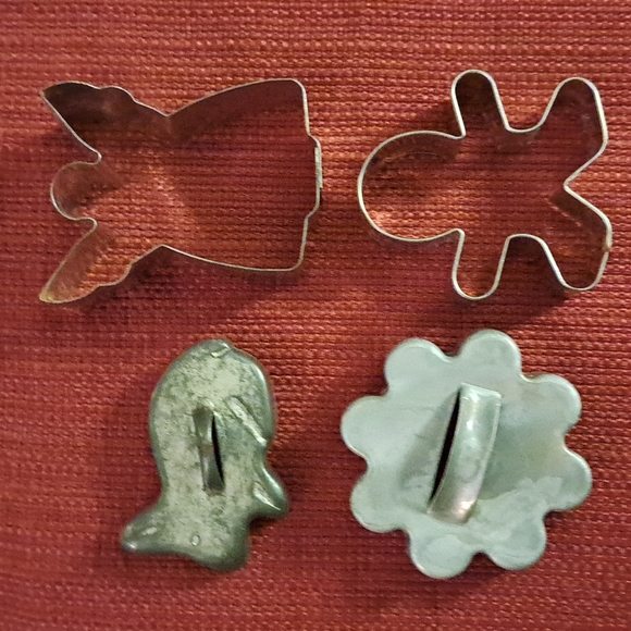 2 Snowman Cake Pans, Angel Cake Pan & Assorted Vintage Cookie Cutters - Picture 4 of 7